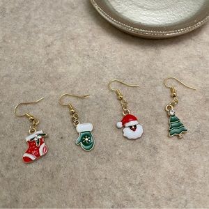 2 Pairs of Christmas Santa Earring Set